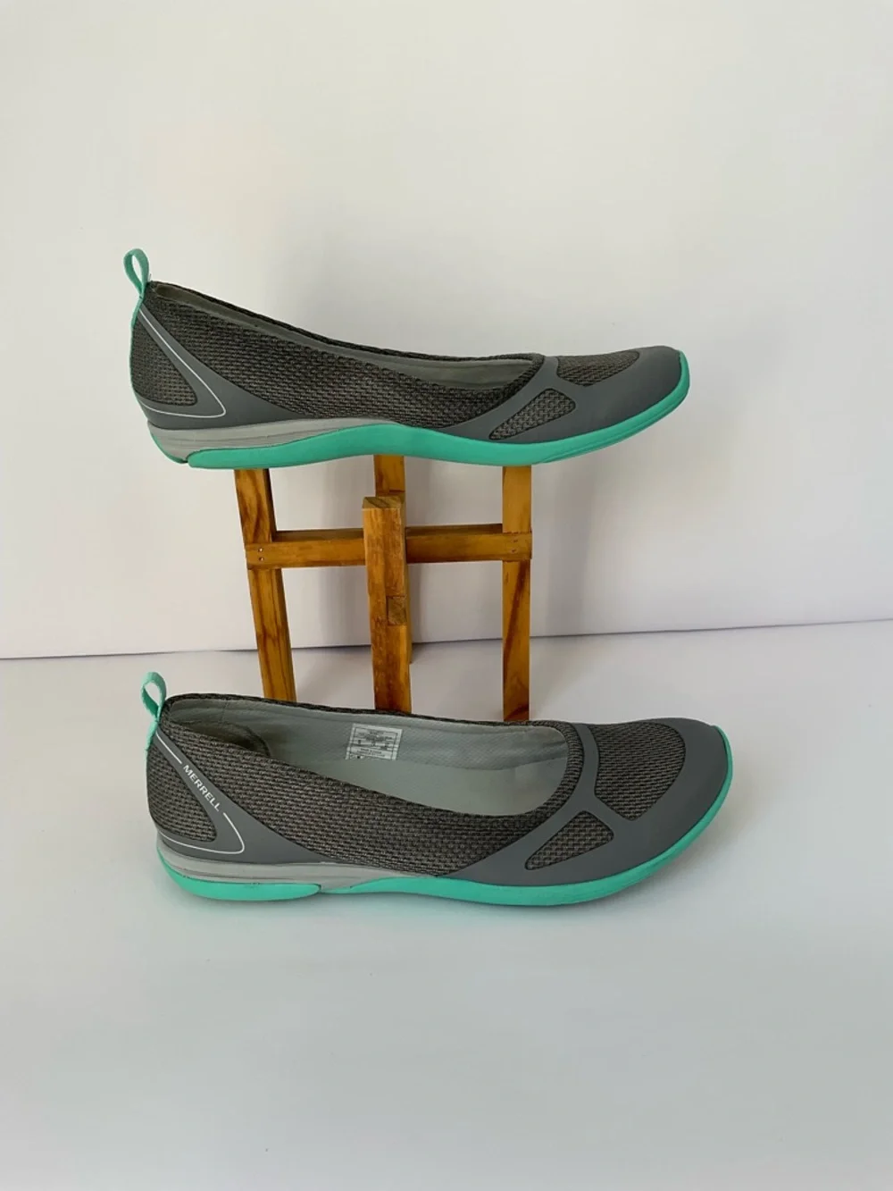 Merrell Ceylon Sport Gray Knit Slip-On Ballet Flats with Teal-Green Sole Accent - Picture 4 of 9